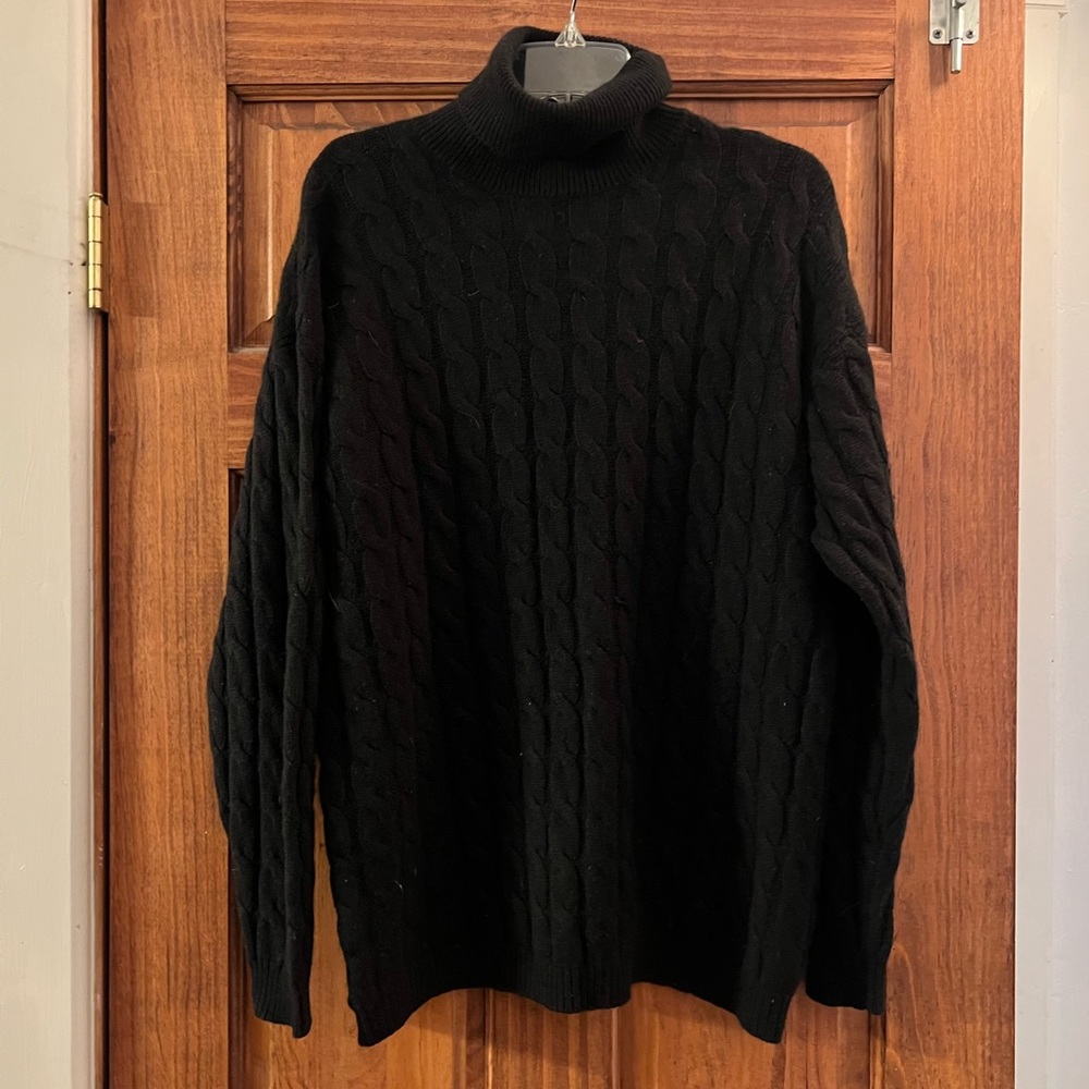 Nordstrom Collectors 100% Pure Cashmere Women’s sweater size large - color black